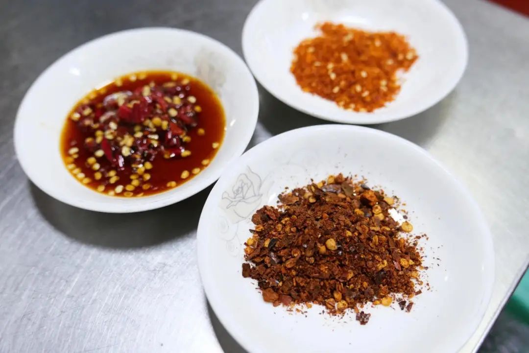 学会这8款快手酱汁,水煮菜也能吃出花