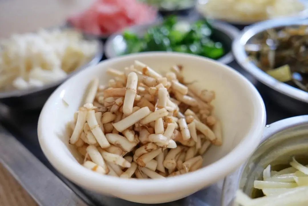 学会这8款快手酱汁,水煮菜也能吃出花